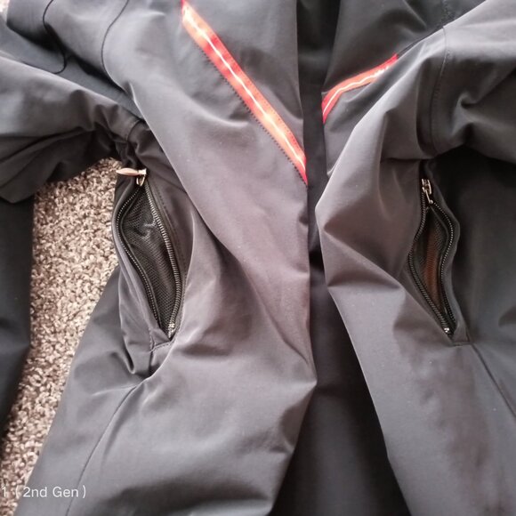 Men's Descente Ski Jacket Size Medium Black - Picture 8 of 14